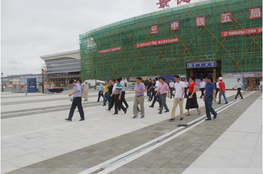 喜迎十九大，身邊看變化——我市干部賢內(nèi)助、鄉(xiāng)鎮(zhèn)街道負(fù)責(zé)人參觀高鐵商務(wù)區(qū)