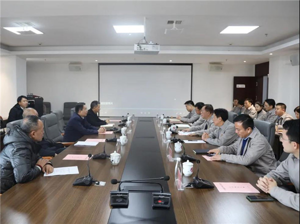 市委常委、常務副市長鄧永翔現(xiàn)場調研城投集團產業(yè)項目