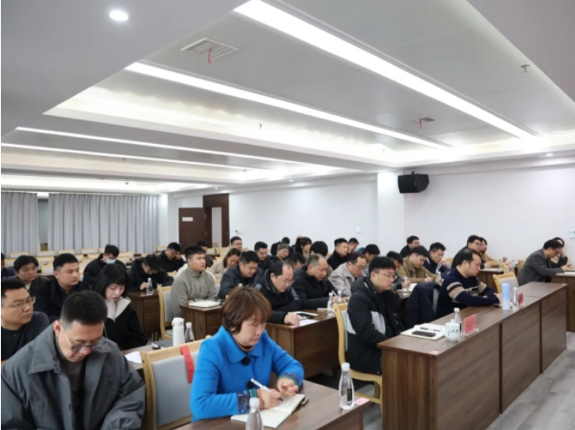 市城投集團(tuán)召開違規(guī)套取資金問題專項(xiàng)整治暨國有、集體資產(chǎn)違規(guī)轉(zhuǎn)租問題專項(xiàng)治理工作推進(jìn)會(huì)